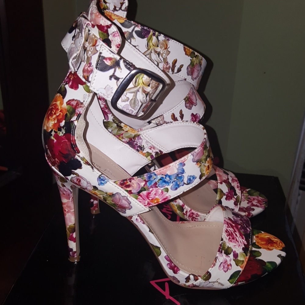 Floral sandal